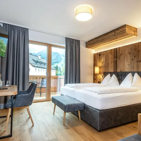 Goldener Stern 4*