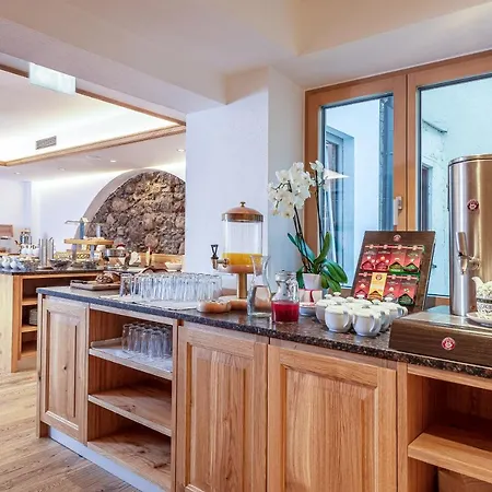 Hotel Goldener Stern 4*