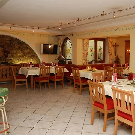 Goldener Stern Абтенау