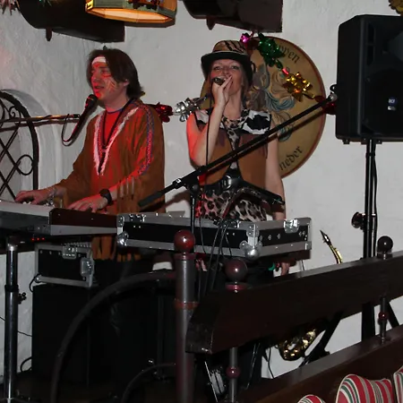 Goldener Stern 압티나우