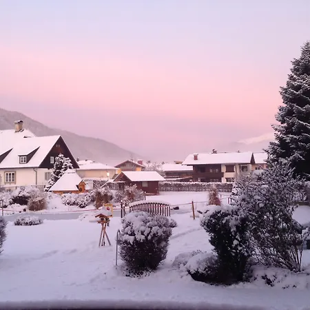 Goldener Stern 압티나우