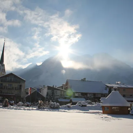 Goldener Stern 4* 압티나우