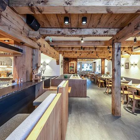 Goldener Stern 4* 압티나우