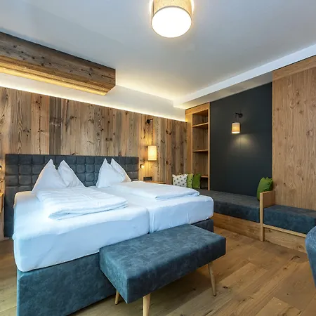 Goldener Stern Abtenau