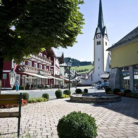 Goldener Stern Abtenau