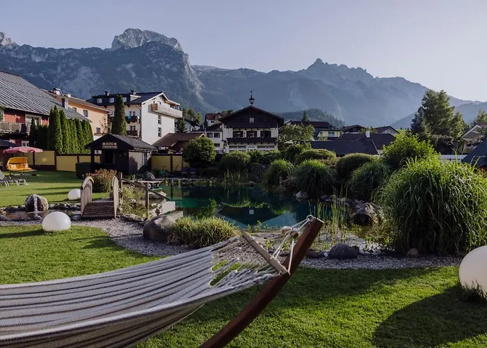 Goldener Stern فندق أبتيناو