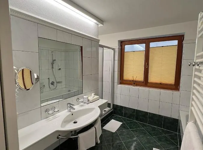 Goldener Stern 4* أبتيناو